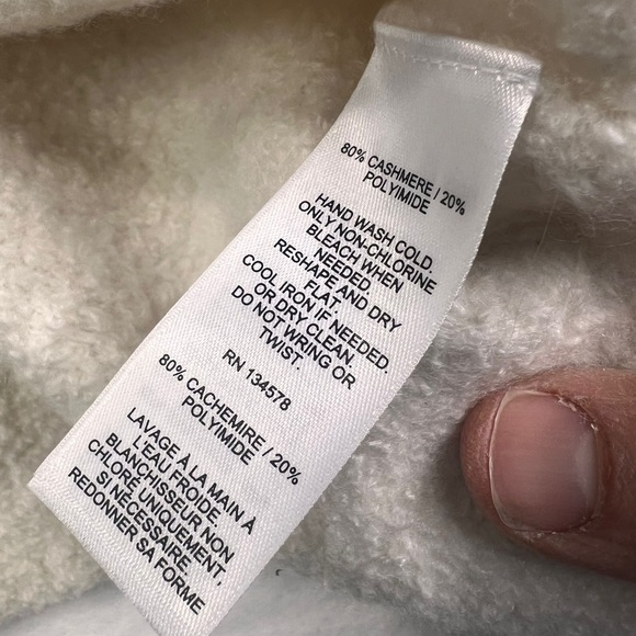 Vineyard Vines Cashmere soft two color Sweater Size M runs small a050323 - Picture 4 of 5